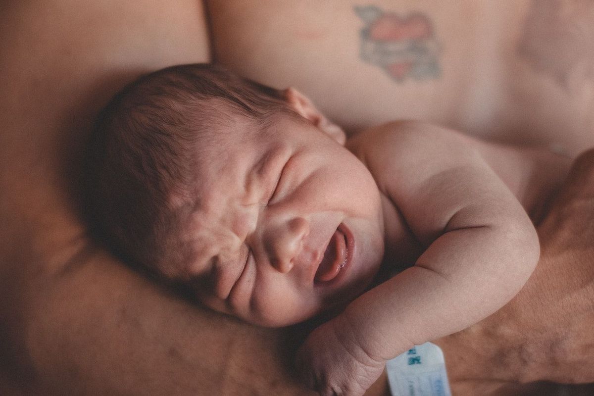 9 Natural Remedies to Help Your Newborn with Colic